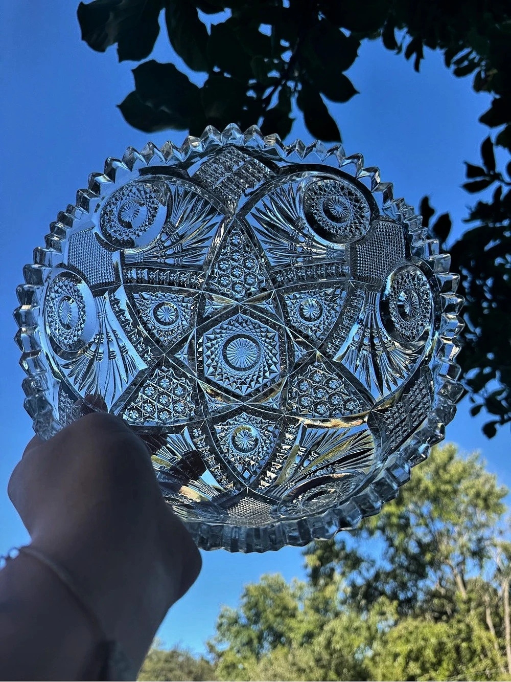 Vintage star pattern American Brilliant Period Cut Glass Serving Bowl